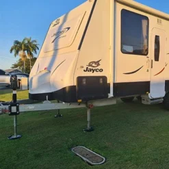 Black Jack - Electric Caravan Trailer Jack -Outdoor Equipment Sales Shop Hr7S14tsevOQcob4vY8Hx6Ihw